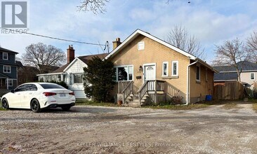 Building Photo - 678 Oxford St E