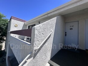 Building Photo - 441 Moser Ave