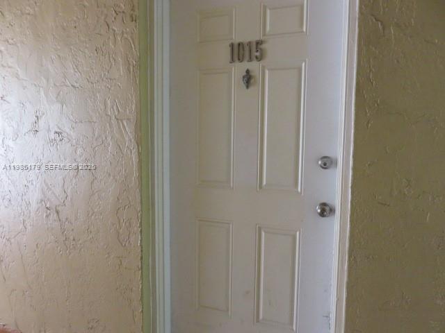 Building Photo - 9974 N Kendall Dr