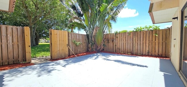 Building Photo - 539 Green Springs Pl