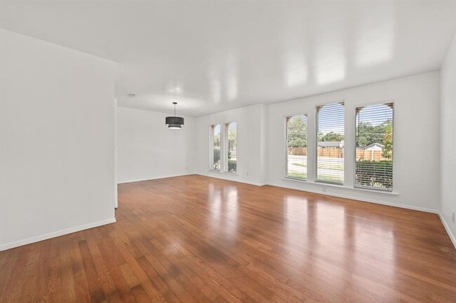Foto del edificio - 1813 Parker Ln