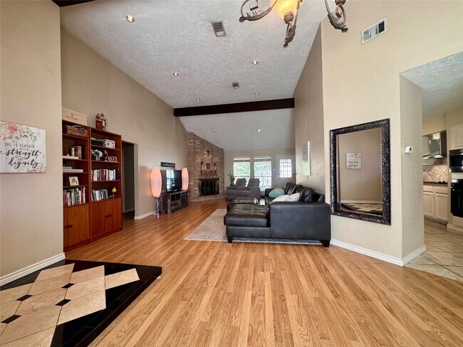 Foto del edificio - 8507 Grove Park Dr