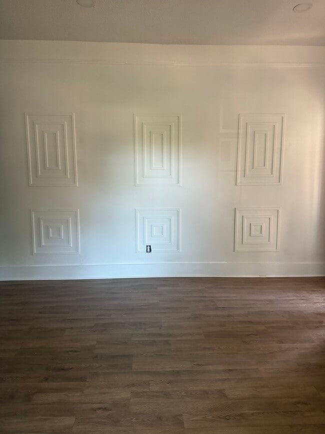 Building Photo - 505 Arnold Ave