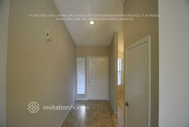 Foto del edificio - 8833 W Windsor Ave