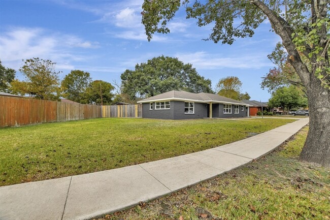 Foto del edificio - 1914 Monroe Dr