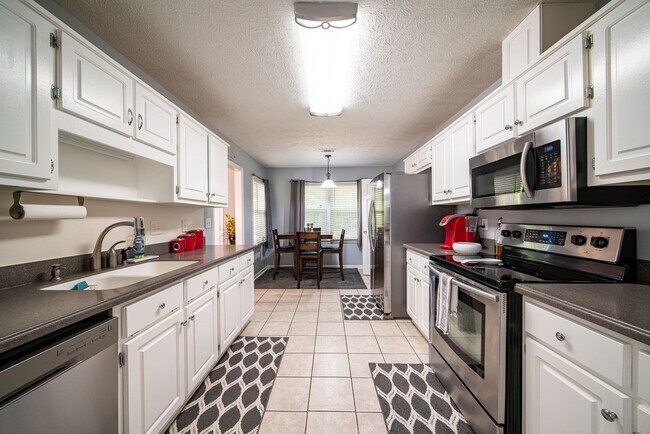 Building Photo - 3 bedroom 2 bath Phenix City, AL