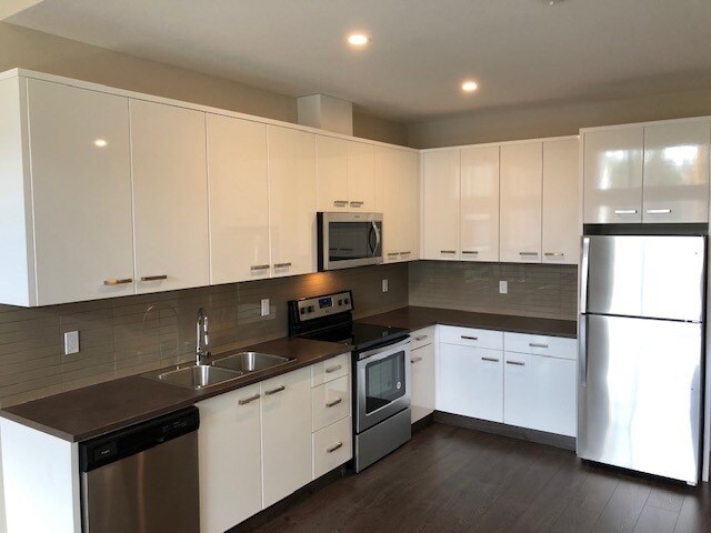 Building Photo - 45513-45513 Market Way