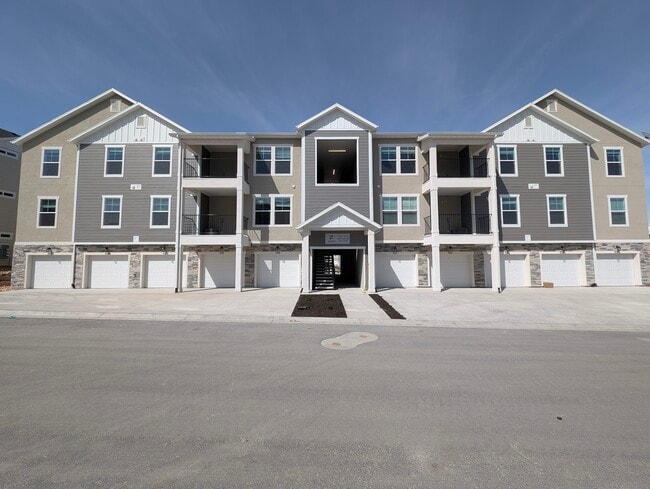 Building Photo - 3993 W Big Horn Dr