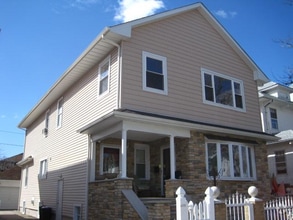 Building Photo - 132 W Market St