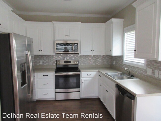 Building Photo - 3 br, 2 bath House - 220 Blazer Dr.