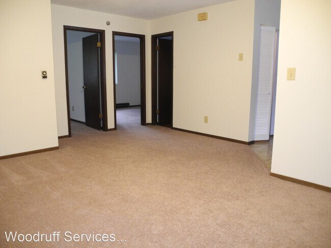 Building Photo - 501 N Hickory St
