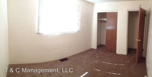 Building Photo - 1018 Palomas Dr SE