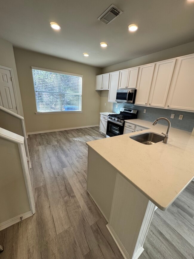 Building Photo - 3061 Dundee Loop S