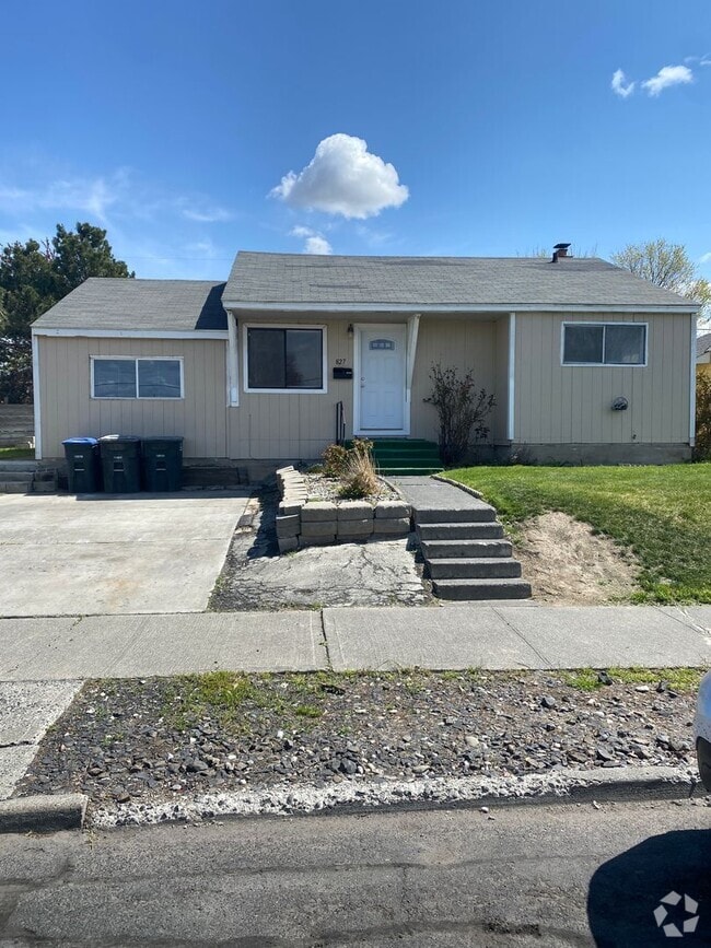 Building Photo - 827 S Hawthorne Dr