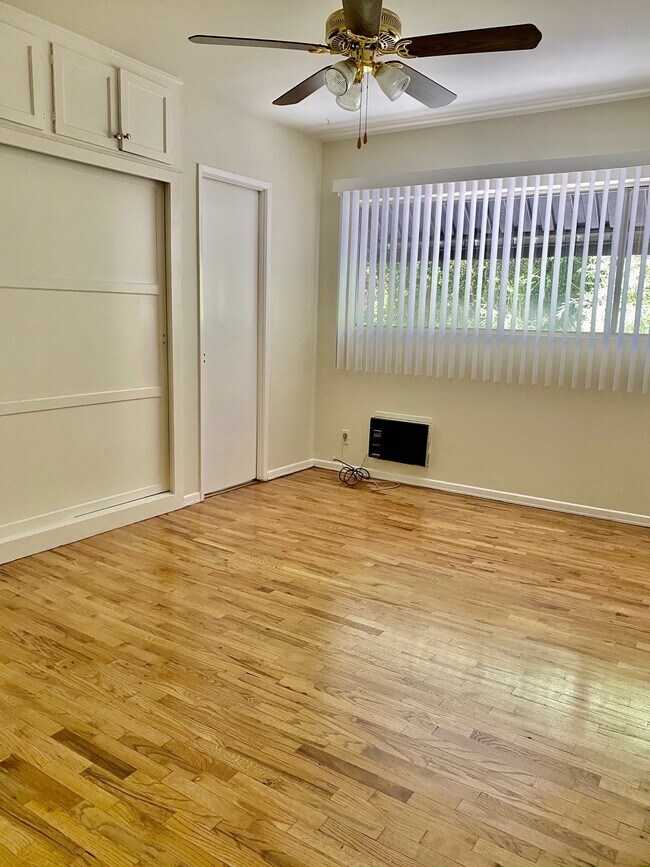 Foto del edificio - 1479 Rexford Dr