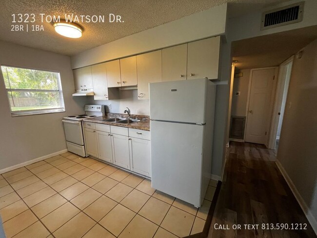 Building Photo - Cute Lakeland Apartment