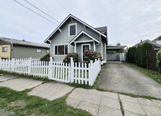 Building Photo - Charming 3 Bed/1.5 Bathroom in North Evere...