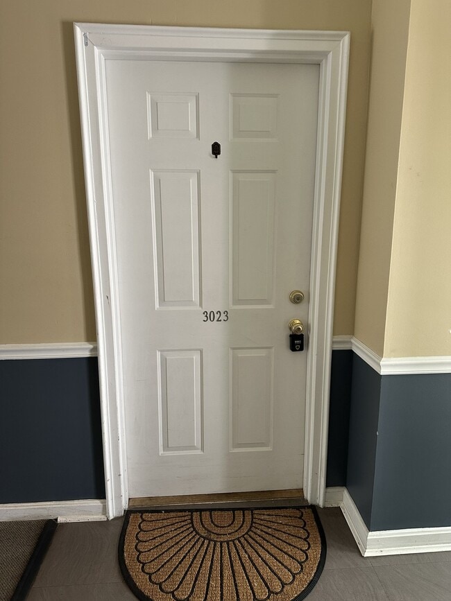 Building Photo - 3023 Stratford Ct
