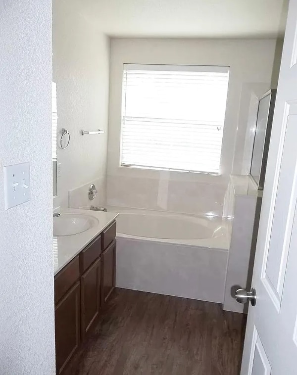 Building Photo - 5419 Southern Crossing Dr