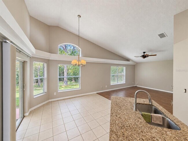 Foto del edificio - 936 Oak Chase Dr