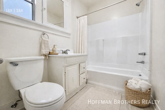 Foto del edificio - 1123 E Appleton St