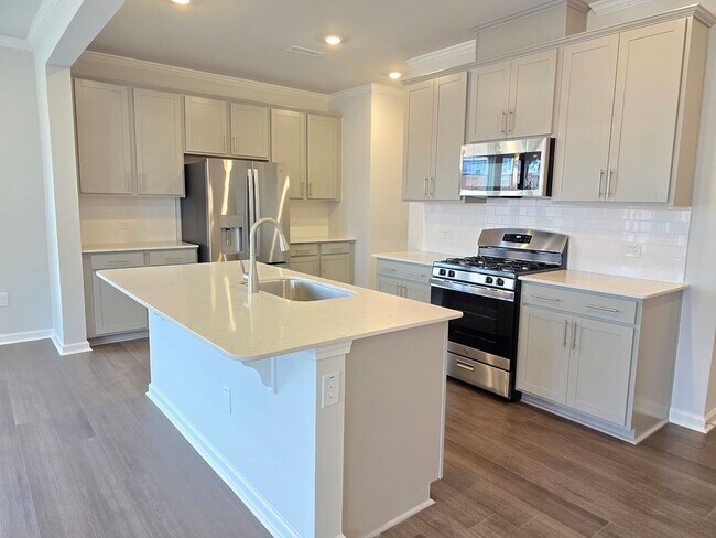 Building Photo - Brand New 3 Nearly Bedroom 2.5 Bathroom Si...