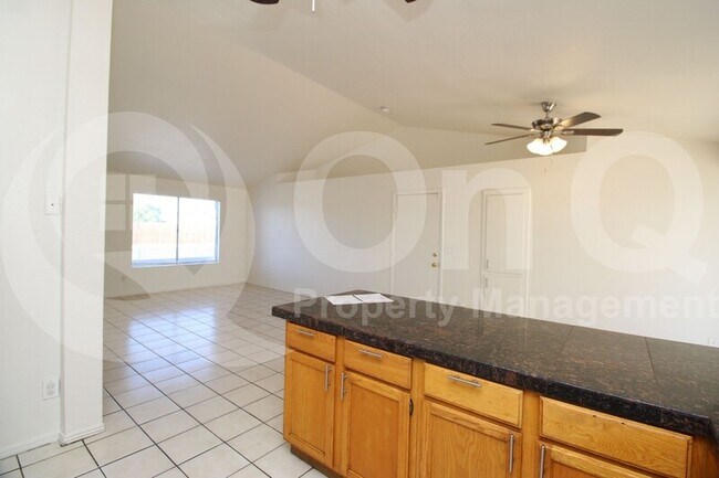 Foto del edificio - 3121 N 69th Dr