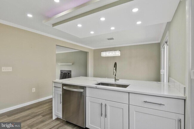 Building Photo - 12795 Tumbling Brook Ln