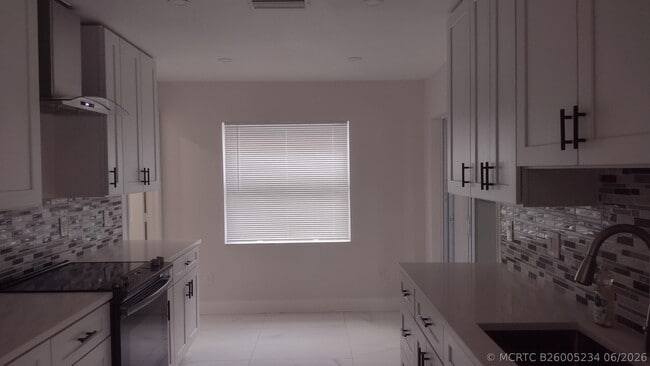 Building Photo - 22682 Family Cir