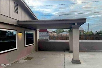 Building Photo - 3225 Fort Blvd