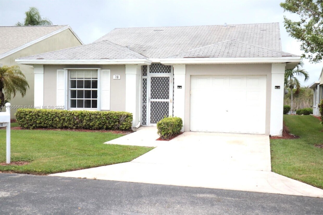 Foto principal - 710 SE 22nd Ln