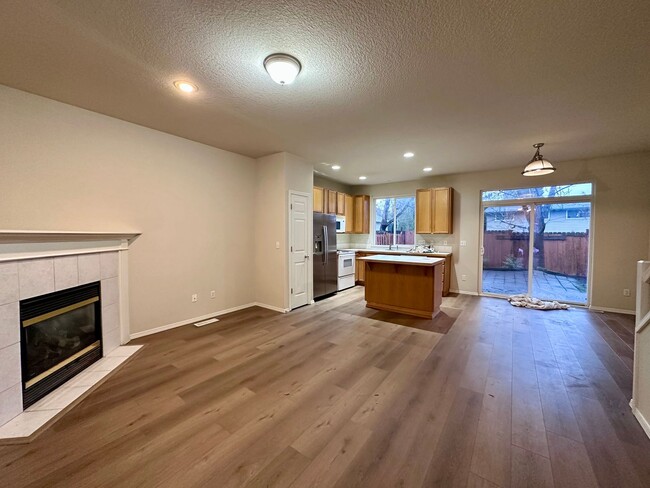 Building Photo - Charming Three-Bedroom Home in the Heart of Aloha!