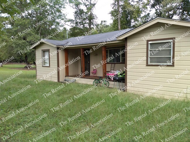Building Photo - 421 Liberty Hill Rd
