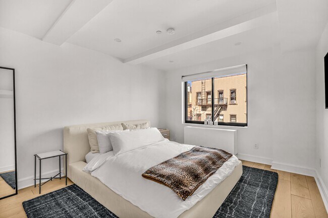 Foto del edificio - 533 E 12th St