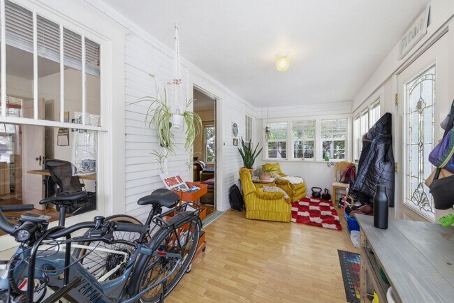 Foto del edificio - Charming 2 Bed 1 Bath House in Old Town!