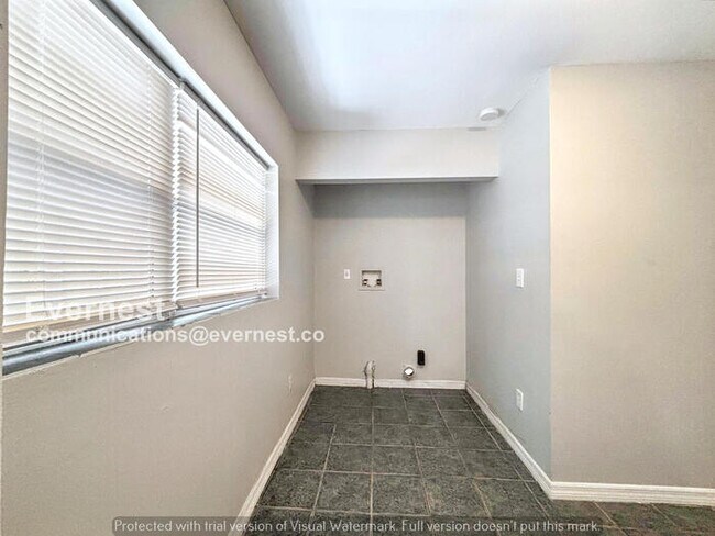 Foto del edificio - 2005 Adams Ave