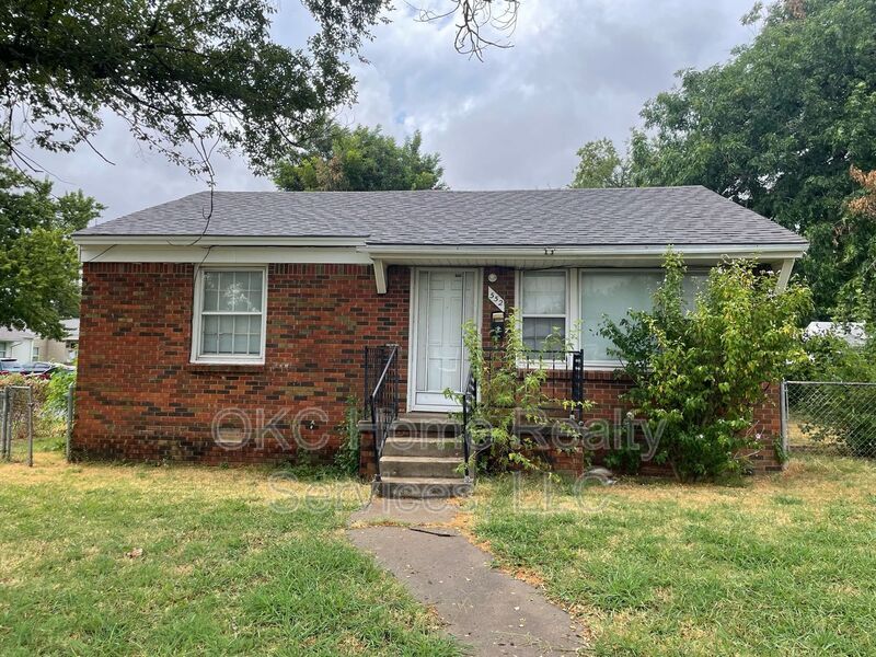 Photo - 552 E. Grumman Dr.