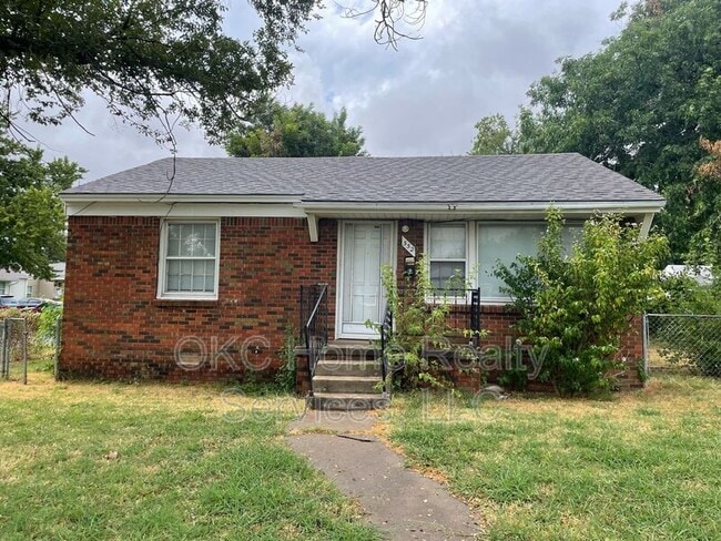 Photo - 552 E Grumman Dr House