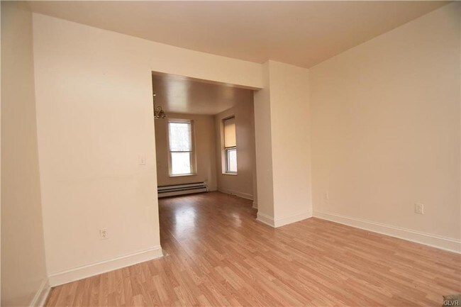 Building Photo - 440 N 7th St