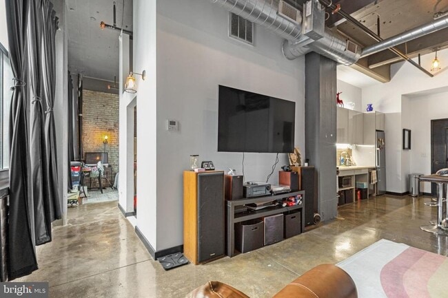 Building Photo - 1701 Tulip St