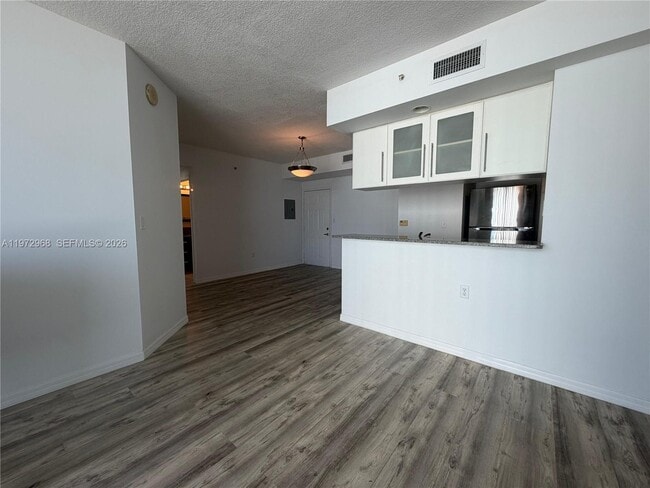 Foto del edificio - 275 NE 18th St