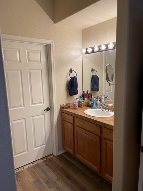 Master bath - door to shower area - 7050 E Sunrise Dr