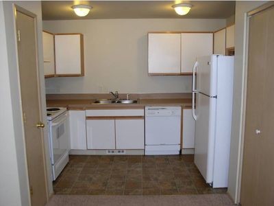 Building Photo - 3311 N Lakeharbor Ln