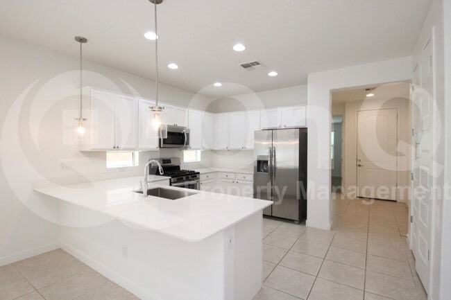 Building Photo - 16396 W Questa Dr