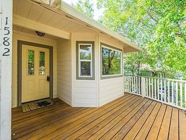 Foto del edificio - Cute 3 bedroom/2 bath downtown home!