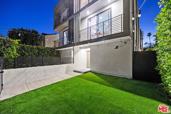 Foto del edificio - 807 N Cherokee Ave