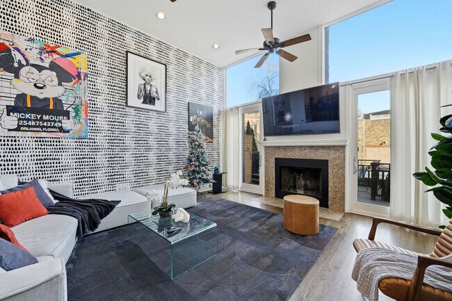 Foto del edificio - 657 N Carpenter St