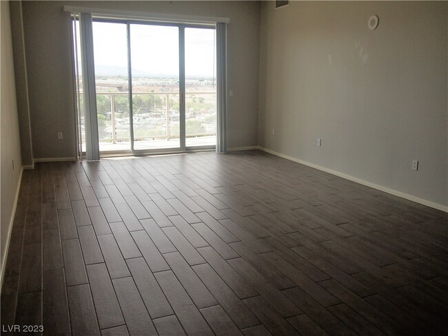 Building Photo - 8255 Las Vegas Blvd