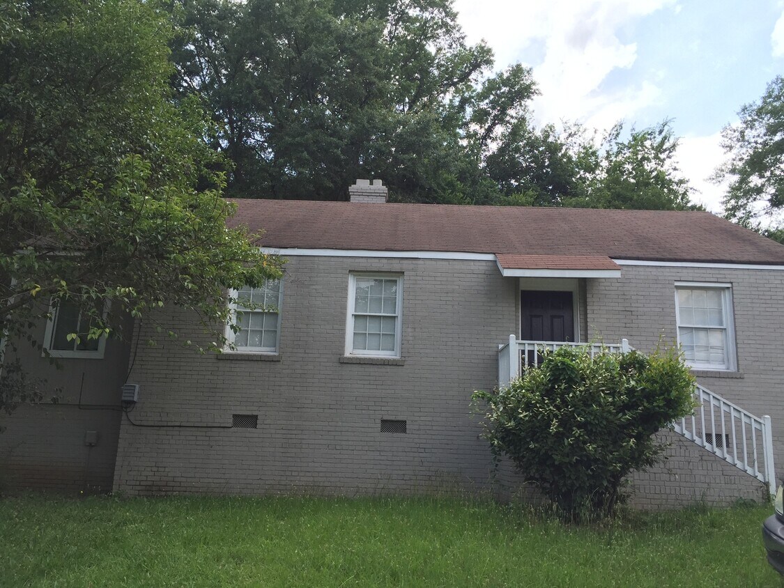 Foto principal - **UPCOMING**3 Bedroom / 1 Bathroom Home fo...