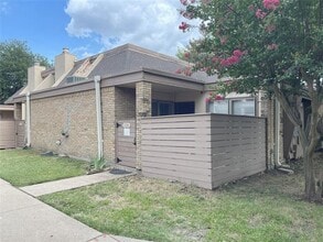 Building Photo - 3121 Park Ln